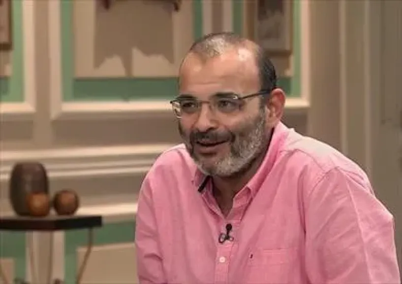 أيمن بهجت قمر يكشف فضل سيد حجاب في دخوله عالم التترات: كان أبي الروحي وأستاذي