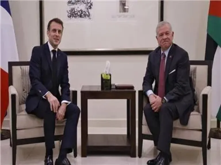 العاهل الأردني والرئيس الفرنسي يبحثان هاتفيا التطورات في المنطقة وسبل التوصل إلى تهدئة شاملة