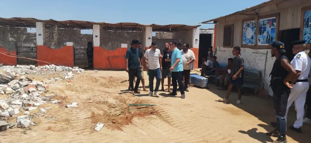 إزالة 5 حالات بناء مخالف بمنطقة «تقسيم الوزراء» بالغردقة