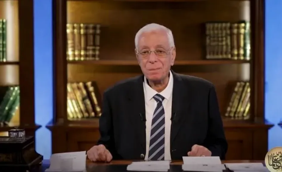 زغللة العين مع الصداع؟.. حسام موافي يحذر من هذه العلامات