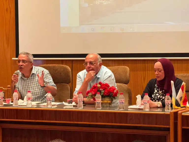 «الزراعة» تبحث تطوير أداء المحطات البحثية التابعة لمركز بحوث الصحراء