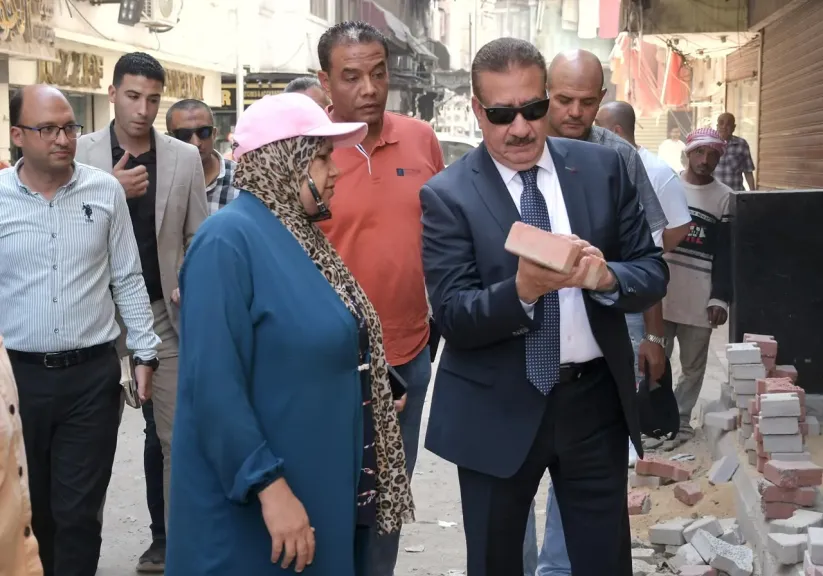 محافظ بورسعيد يتابع أعمال تطوير منطقة «أرض العزب» وحديقة «الأمل».. صور