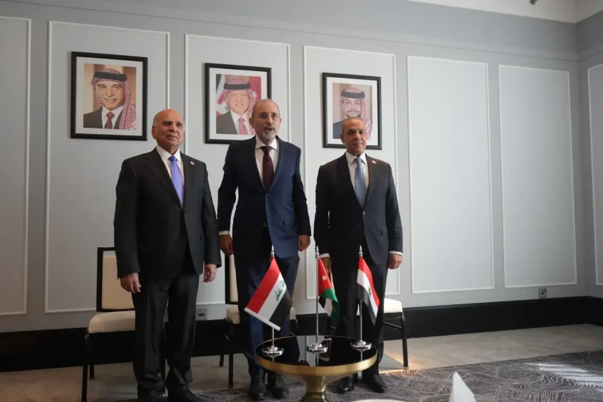 وزير الخارجية يشارك في اجتماع آلية التعاون الثلاثي بين مصر والأردن والعراق