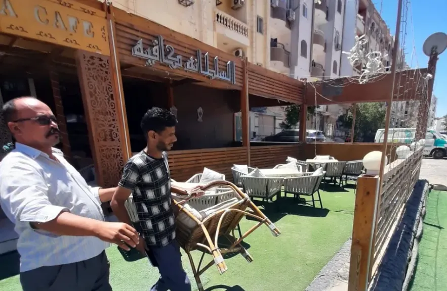 حملة مكبرة لمراجعة تراخيص وإشغالات الكافتيريات بمنطقة الذهبية بالغردقة