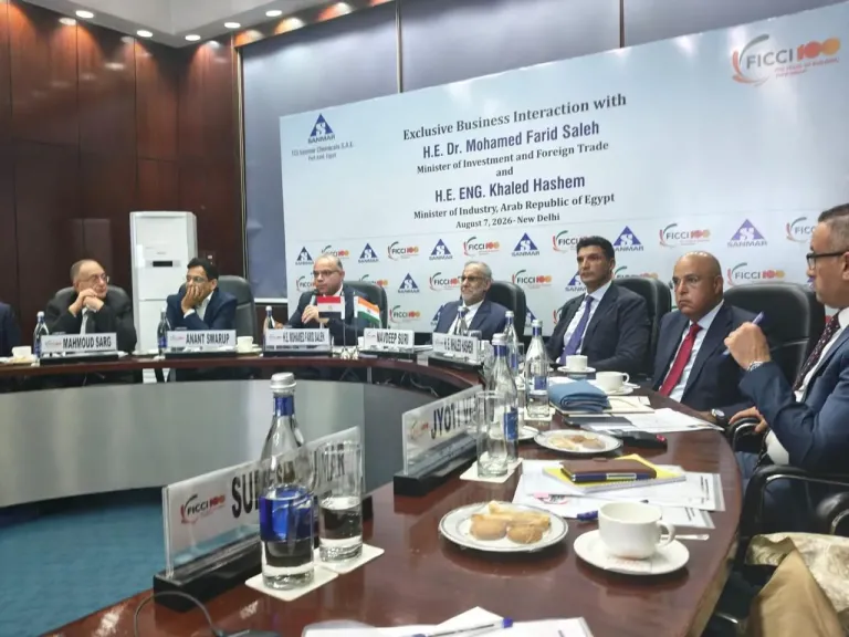 مصر تبحث مع شركات هندية فرص الاستثمار في الهيدروجين والطاقة والتصنيع الغذائي