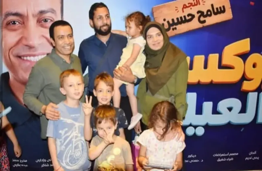 شاهد.. سامح حسين يحتفل بنجاح «بوكس العيلة» ويلتقط صورا تذكارية مع الجمهور