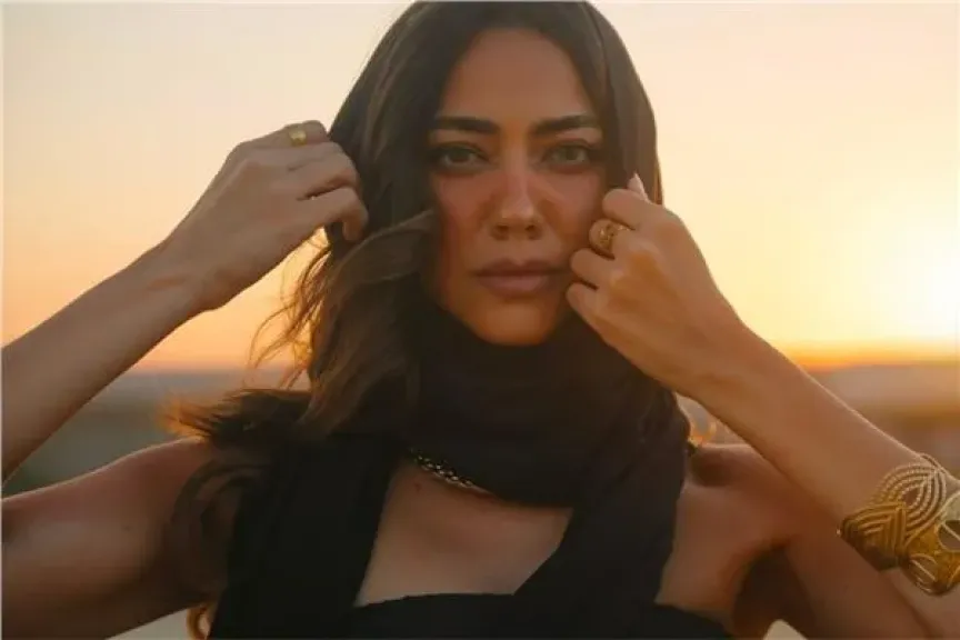هند عبدالحليم تطرح فيديو كليب «مَن أنا؟» تجربة غنائية جديدة بالعربية الفصحى