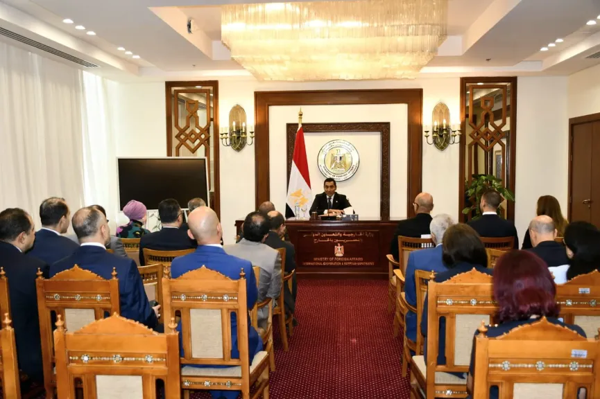 وزير الشباب والرياضة يلتقي السفراء المرشحين لتولي مهامهم بالخارج لتعزيز الدبلوماسية الشبابية والرياضية