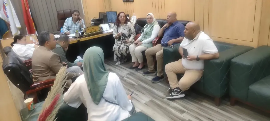 ”تعليم بورسعيد” يبحث استعدادات المدارس الرسمية والمتميزة لغات للعام الدراسي الجديد