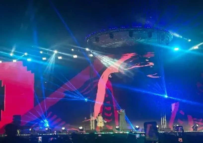 أحمد سعد يمازح جمهور «يلا ساحل»: «عارف إنكم بتحبوا الأغاني الهادفة زي كوتي»