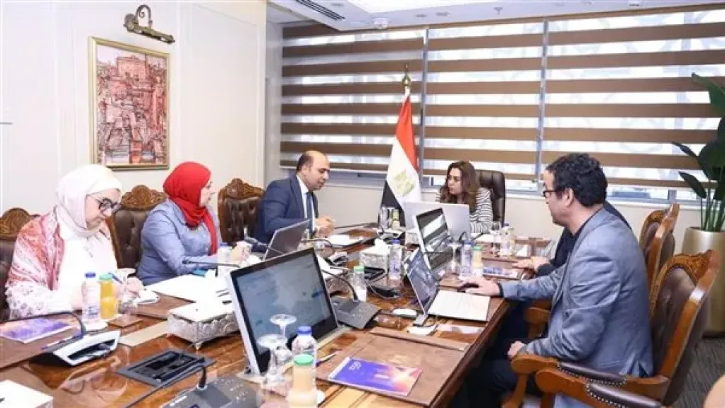 وزيرة البيئة تعقد اجتماعاً لاستعراض مستجدات المنظومة الإلكترونية