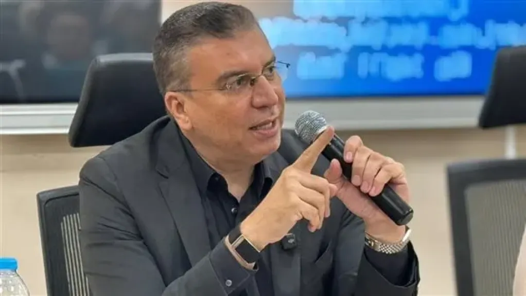 هل انتهت حكاية «الوزير جاي»؟.. سؤال مفاجئ من عمرو الليثي بعد 39 عامًا