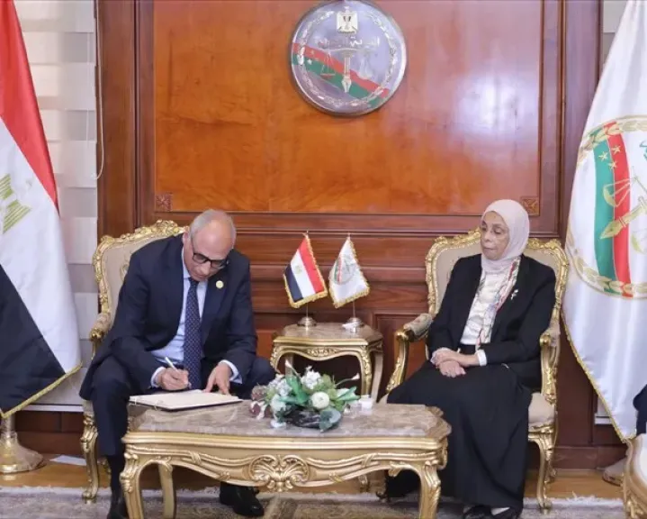 رئيسة النيابة الإدارية تستقبل رئيس مجلس الدولة لتقديم التهنئة بمناسبة توليها منصبها