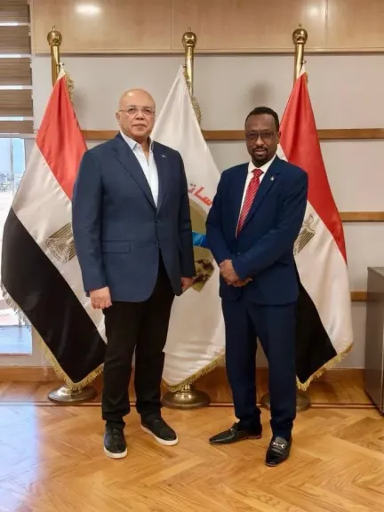 وزير الثقافة والإعلام والآثار والسياحة السوداني يزور الشركة المصرية للأقمار الصناعية