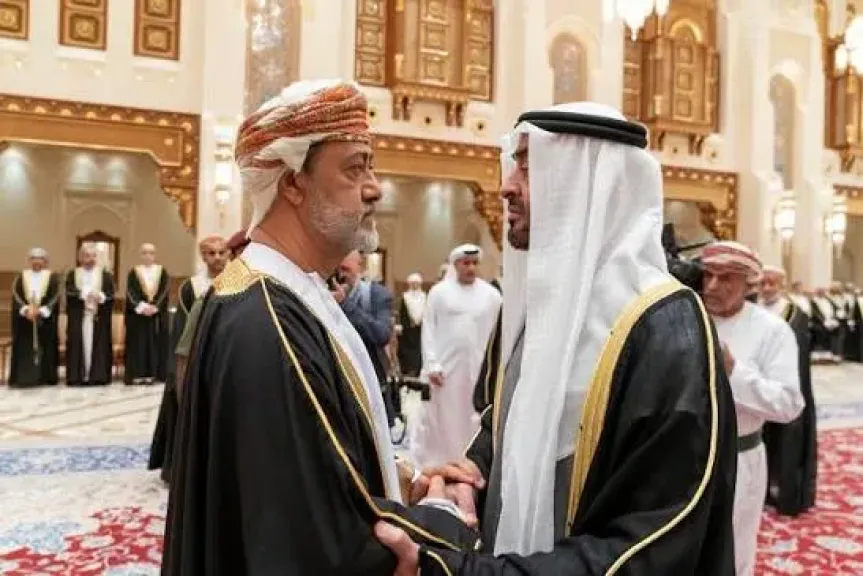 سلطان عُمان ورئيس الإمارات يبحثان سبل تحقيق الأمن والاستقرار