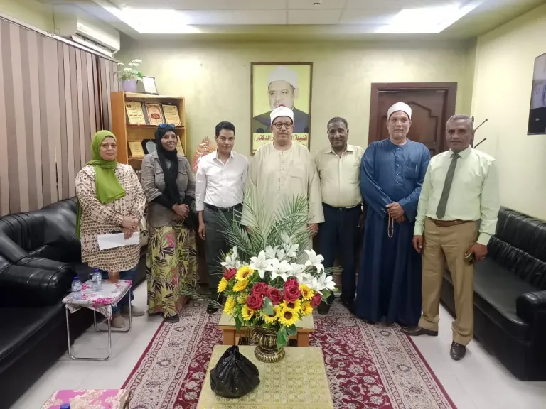 رئيس منطقة الأقصر الأزهرية يبحث مع وكيل الصحة تنفيذ حملة التطعيم بالمعاهد