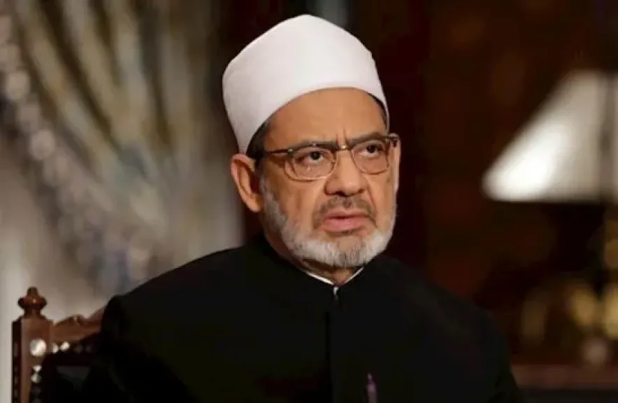 غزو ثقافي يقتحم البيوت.. شيخ الأزهر يحذر من محاولات اختطاف الشباب وفصلهم عن هويتهم