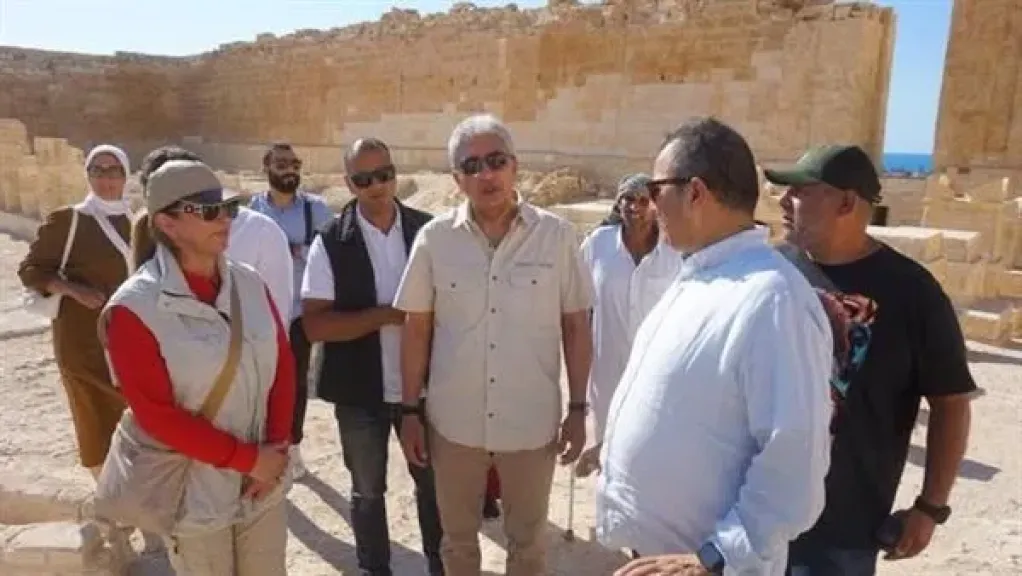 وزير السياحة والآثار يتفقد موقع تابوزيريس ماجنا الأثري