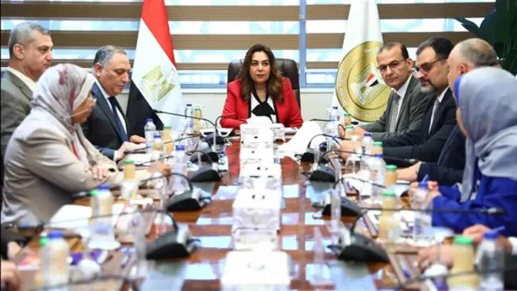 وزيرة التنمية المحلية والبيئة تتابع إجراءات اعتماد الحدود الإدارية للمحافظات