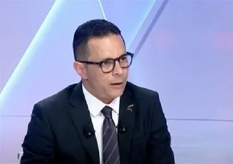 طارق العكاري: مصر تحافظ على نفوذها في شرق ليبيا وغربها لدعم وحدة الدولة الليبية