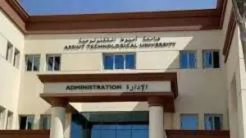 رئيس جامعة أسيوط التكنولوجية: 60% من الدراسة عملي لتأهيل الشباب لسوق العمل