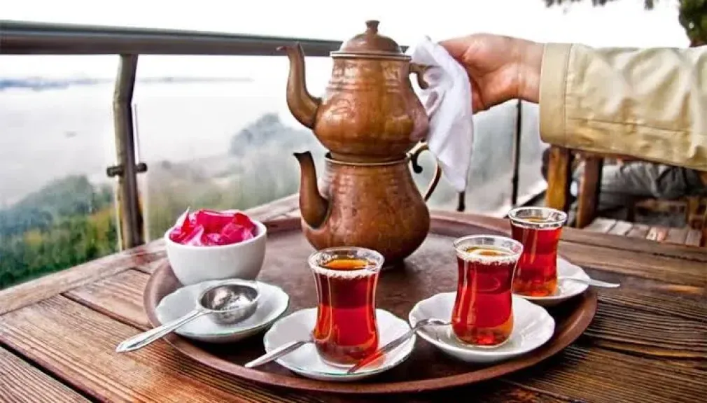 دراسة تكشف علاقة شرب الشاي بصحة العظام