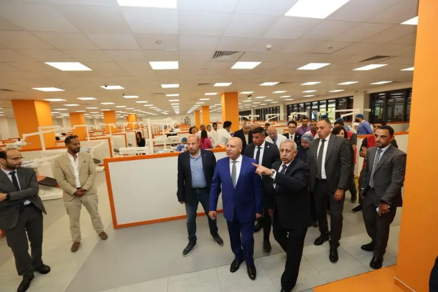 وزير النقل يتفقد فرع الأكاديمية العربية للعلوم والتكنولوجيا والنقل البحري بمدينة العلمين الجديدة