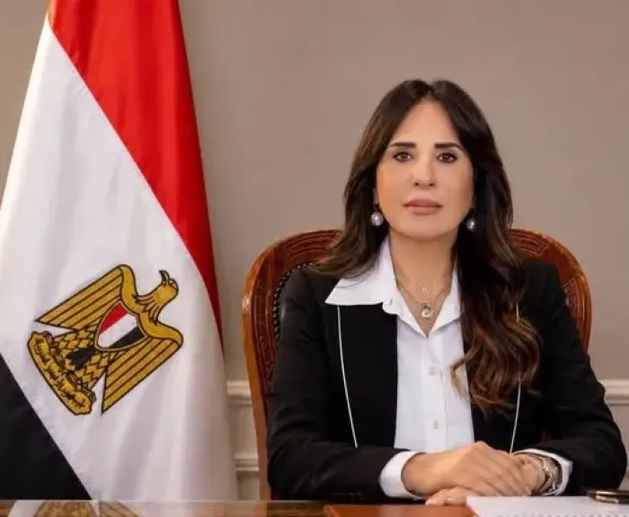وزيرة الإسكان تتابع مشروعات 15 مايو والعبور وبورسعيد