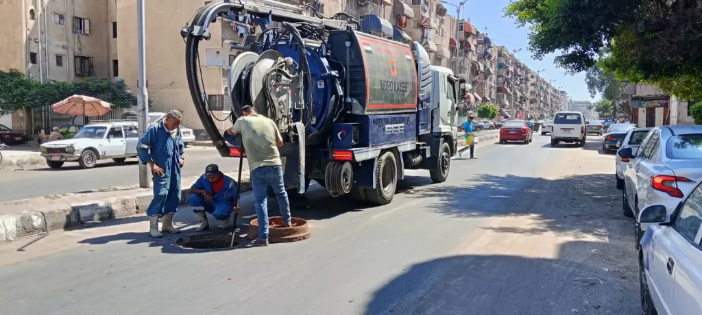 رئيس مياه القناة يتابع المشروعات التنموية والتشغيلية بقطاع السويس