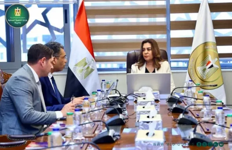 وزيرة التنمية المحلية والبيئة تتابع تنفيذ الخطة الاستثمارية ومشروعات المخلفات والمحميات بالبحر الأحمر