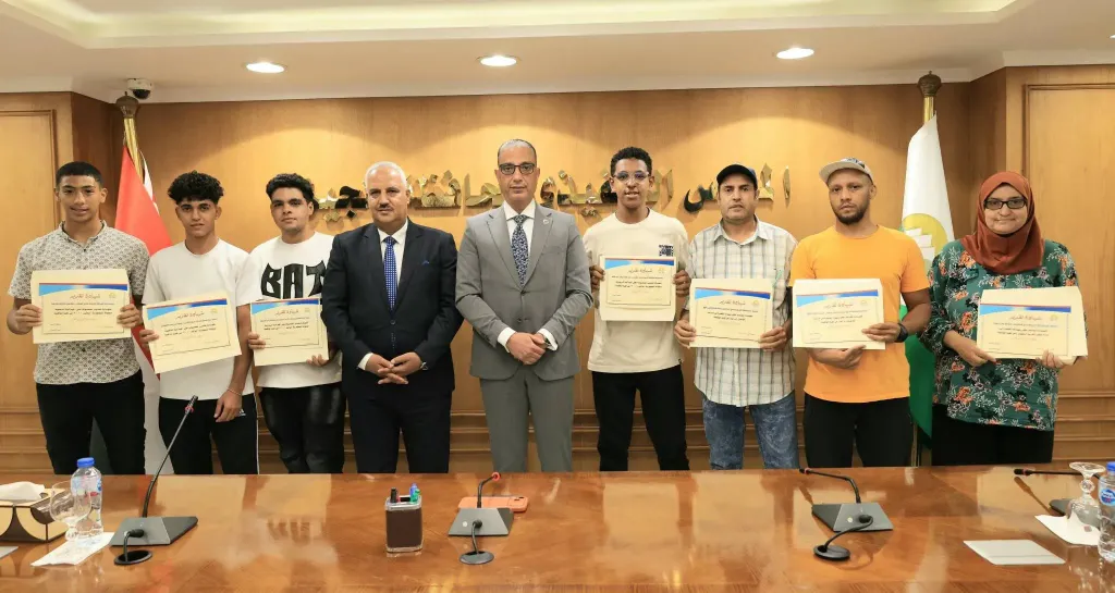محافظ الجيزة يكرم 28 لاعبًا ولاعبة ومدربًا وإداريًا من أبطال المشروع القومي للموهبة والبطل الأوليمبي