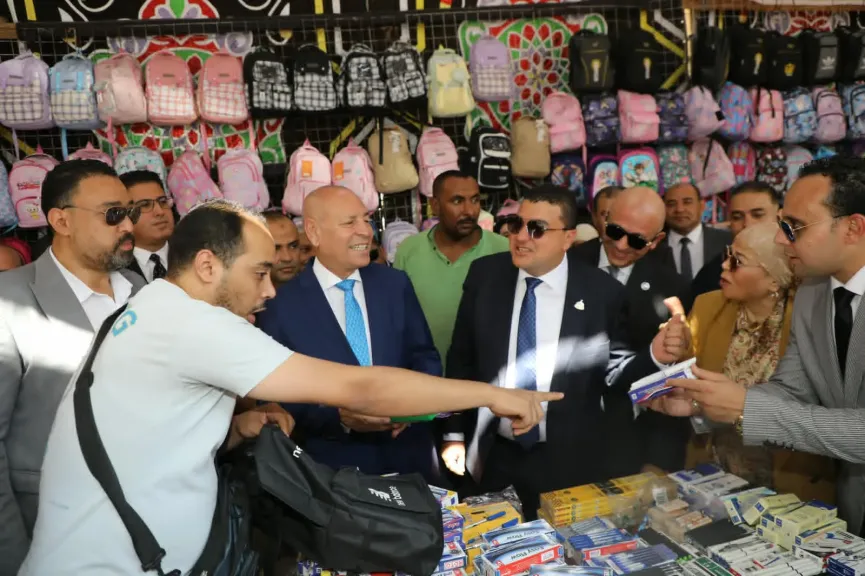 محافظ القاهرة يفتتح معرضين لـ«أهلا مدارس» بحيي وسط القاهرة وباب الشعرية