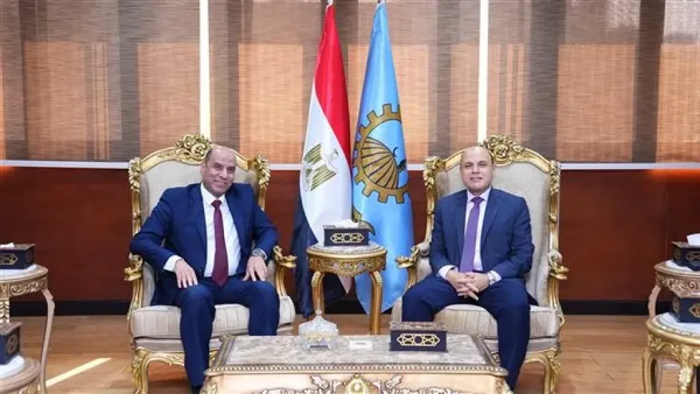 وزير العمل ومحافظ الغربية يبحثان ملفات العمل والاستثمار والتشغيل