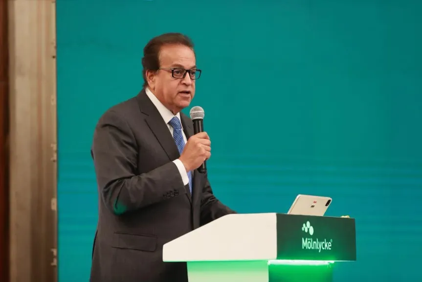 وزير الصحة يشهد تخرج الدفعة الأولى من دبلومة القدم السكري