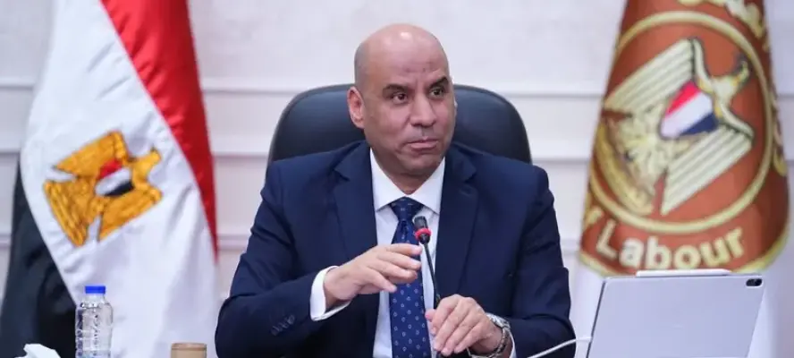 بشرى سارة.. وزير العمل يعلن صرف منحة المولد النبوي للعمالة غير المنتظمة