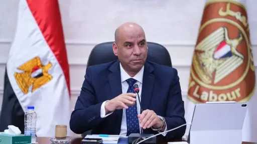 بشرى سارة.. وزير العمل يعلن صرف منحة المولد النبوي للعمالة غير المنتظمة