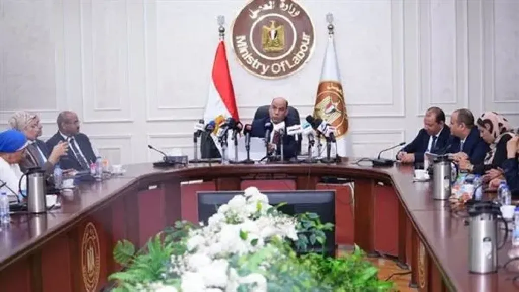 وزير العمل يطلق القواعد العامة للائحة تنظيم العمل بالقطاع الخاص