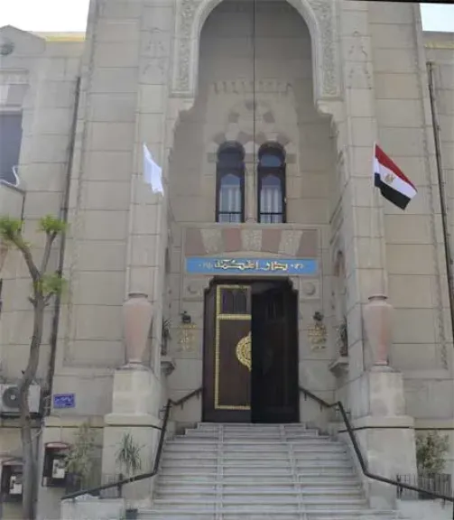 عضو مجلس نقابة الأطباء: رصدنا قبول طلاب بـ 50%.. ونسب النجاح ببعض الكليات لم تتجاوز 30%