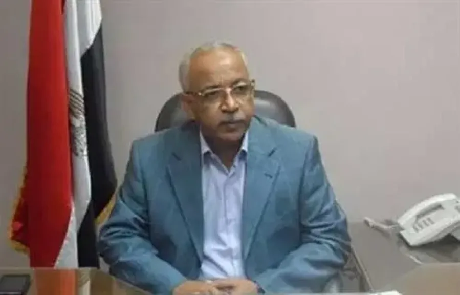 رئيس اتحاد نقابات العمال عن نقابة جامعي القمامة: ليست قانونية.. والمقدس يرد: لم أنتحل الصفة