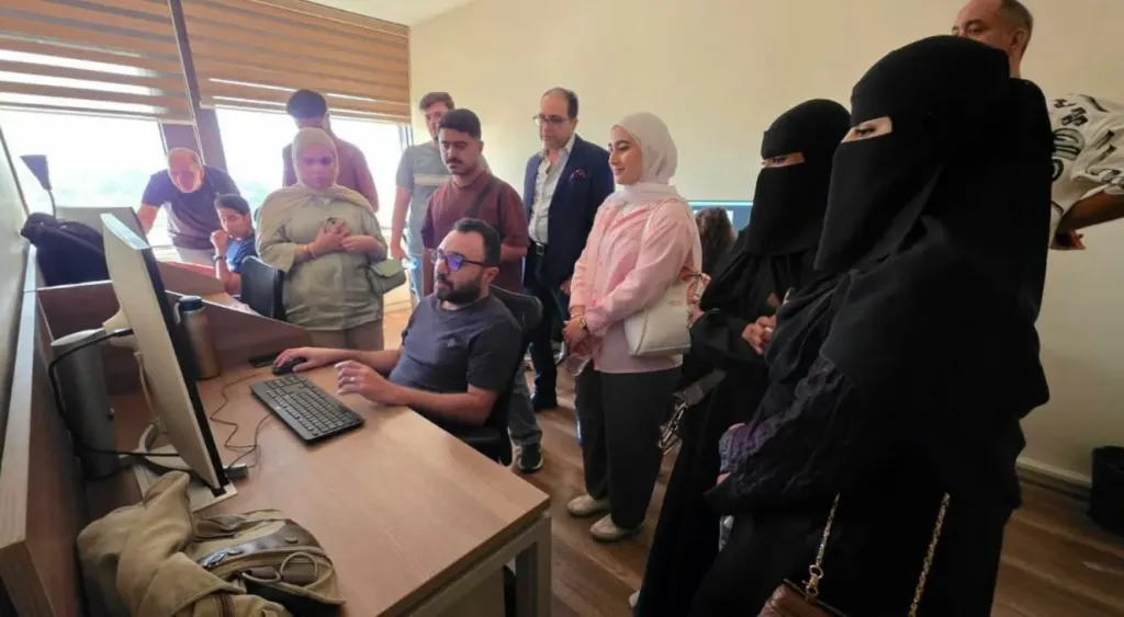 وفد طلابي عربي يزور مقر قناة الوثائقية بمدينة الإنتاج الإعلامي