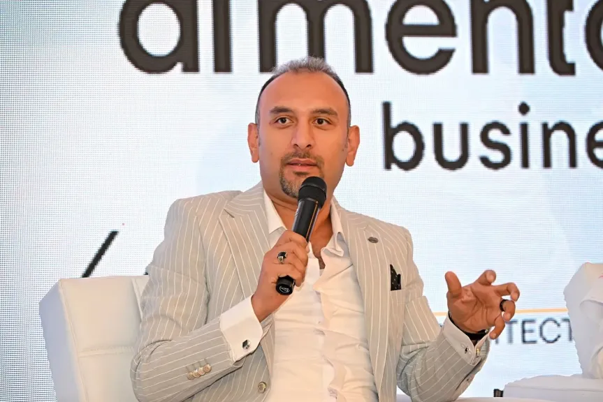 أحمد السيد: نفي الحكومة «مقايضة قناة السويس» يحسم الجدل.. وتعظيم عوائد الأصول الاستراتيجية هو الأولوية