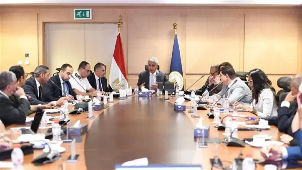 وزير السياحة يترأس اجتماع لجنة الإعداد والتجهيز لظاهرة الكسوف الكلي للشمس في أغسطس 2027