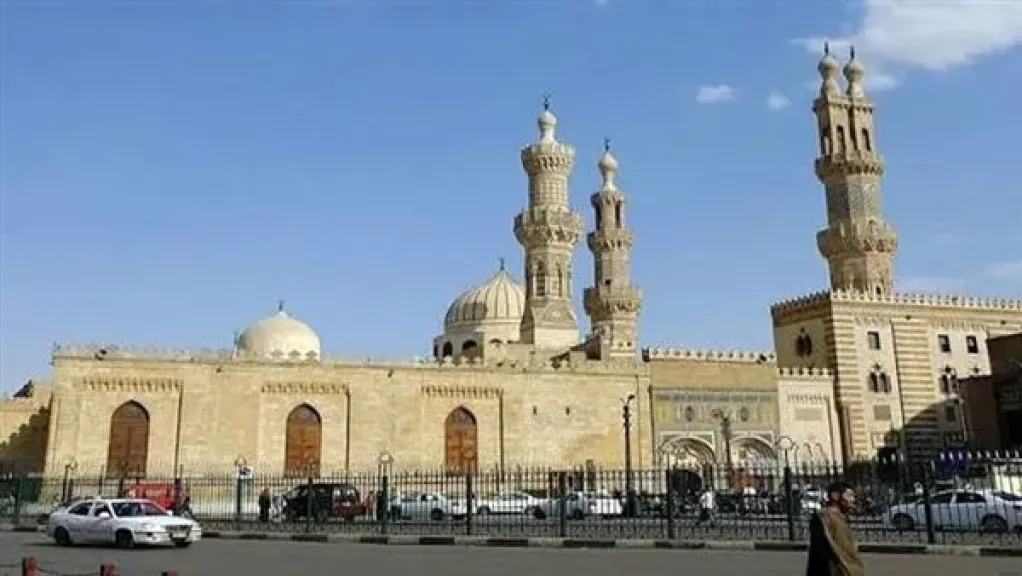 عالم أزهري: من ينكر عذاب القبر ضال ونسبه يتصل بأبي جهل