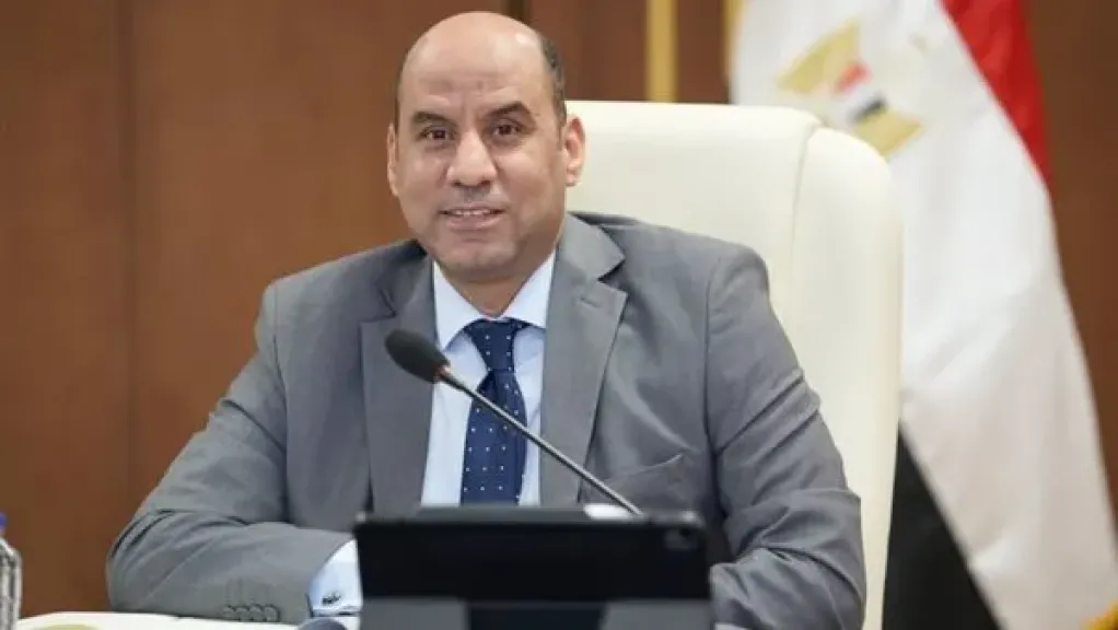 وزير العمل يعتمد معايير منح ترخيص مراكز التدريب المهني الخاصة لتدريب ”مساعدي الخدمات الصحية”