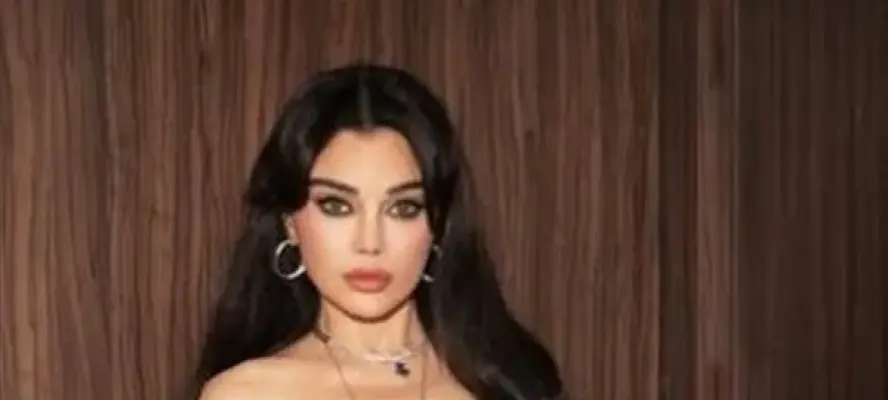 بعد غياب 18 عامًا هيفاء وهبي تشعل مسرح قرطاج بفستان ذهبي