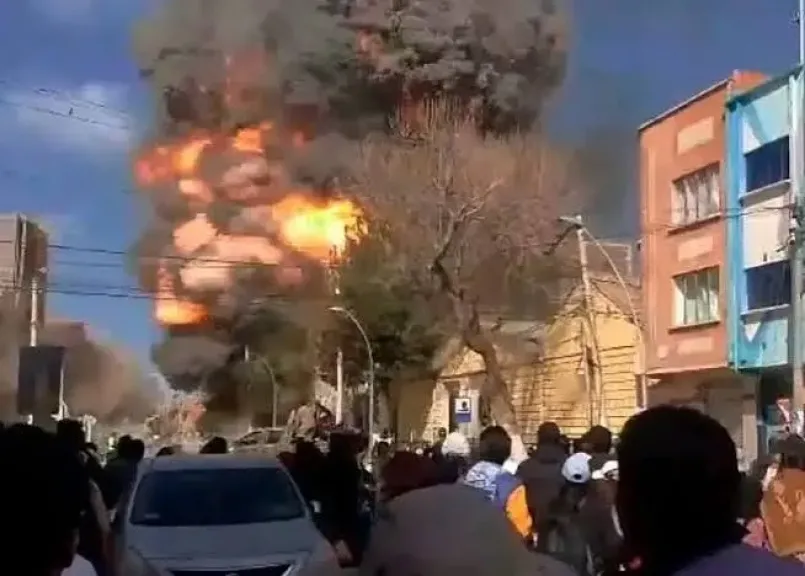 انفجار مروع داخل قاعدة عسكرية في بوليفيا يسفر عن سقوط قتلى ومصابين