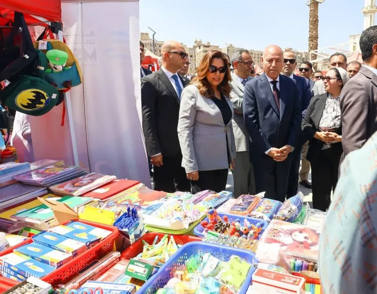 وزيرة التنمية المحلية ومحافظ القاهرة يتفقدان «بازار القاهرة» بمدينة نصر