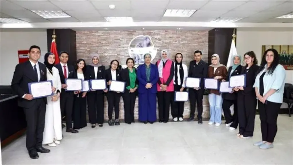 رئيسة القومي للمرأة تلتقي طلاب التدريب الصيفي وتستمع إلى رؤاهم حول قضايا المرأة