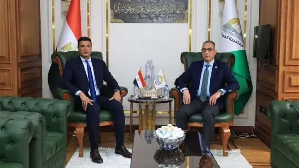 وزير الصناعة ومحافظ الجيزة يبحثان تطوير منطقتي جرزا وعرب أبو ساعد