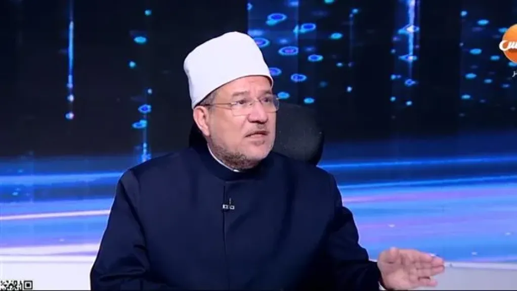 مختار جمعة: خفض جناح الذل للوالدين والمودة والانقياد لهما بال واسع لدخول الجنة